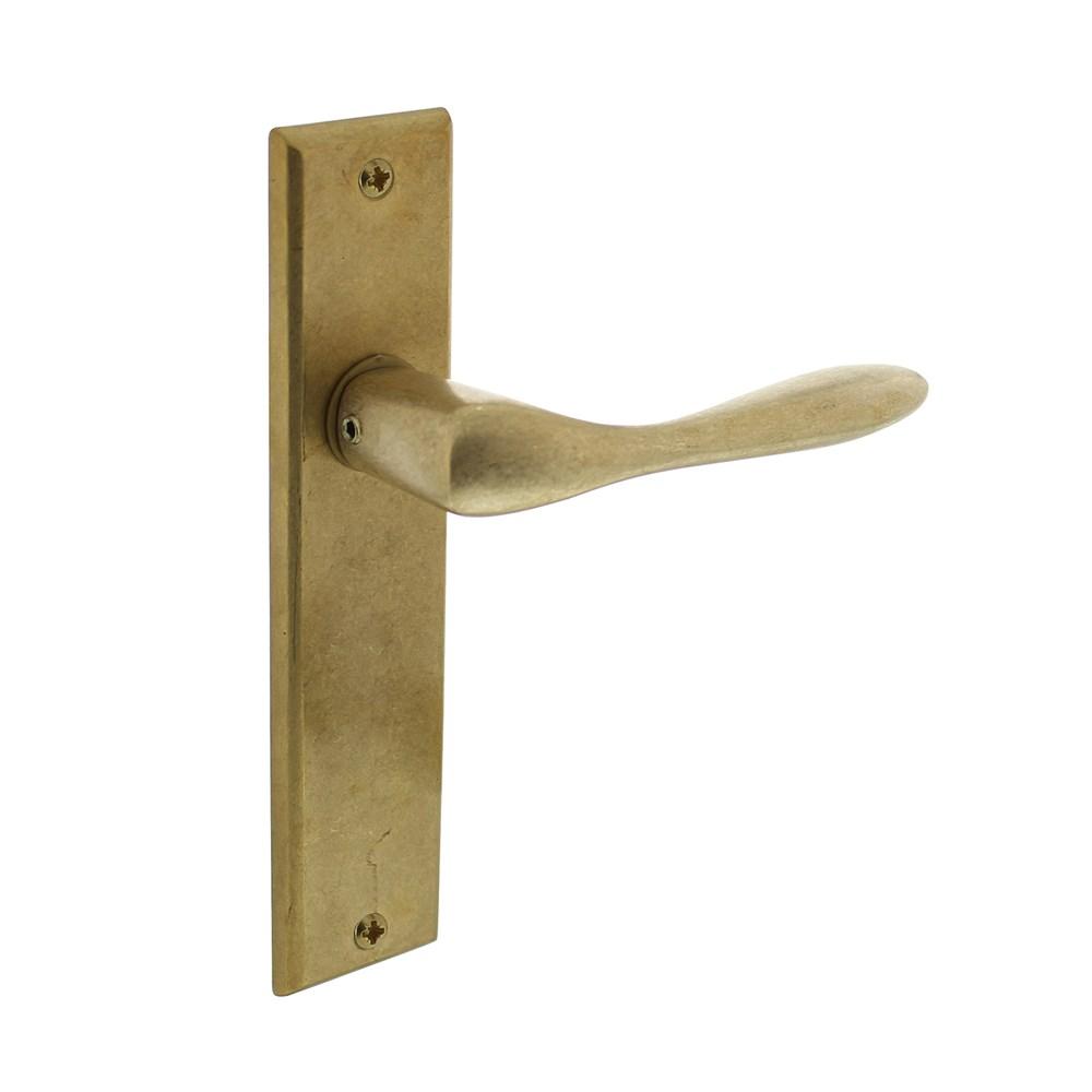 Deurkruk Banaan met schild 181x41x7mm blind messing getrommeld