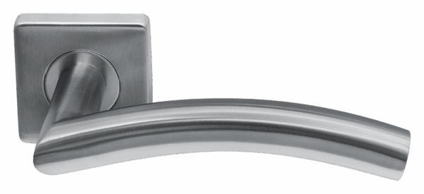 Deurklink Duo rvs basis op vierkant rozet geveerd