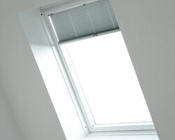 Tuimelraam wit+gordijn 78x118 IWCP05T