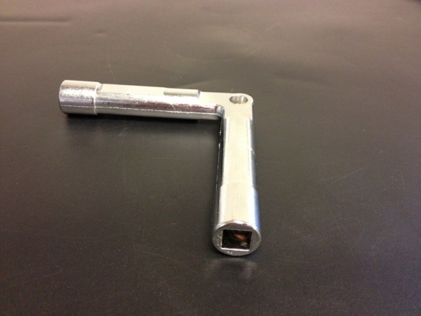 Paalsleutel driehoek/vierkantsleutel 8mm