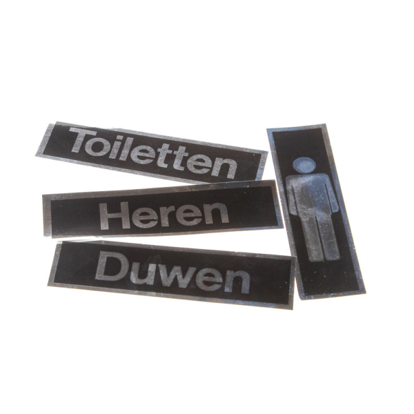 Sticker zwart met deurtekst zilver