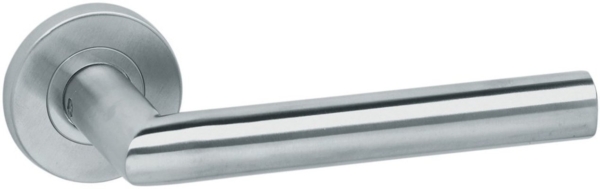 Trio IntAcc paar op rnd rozet m/ WC 8mm RVS mat